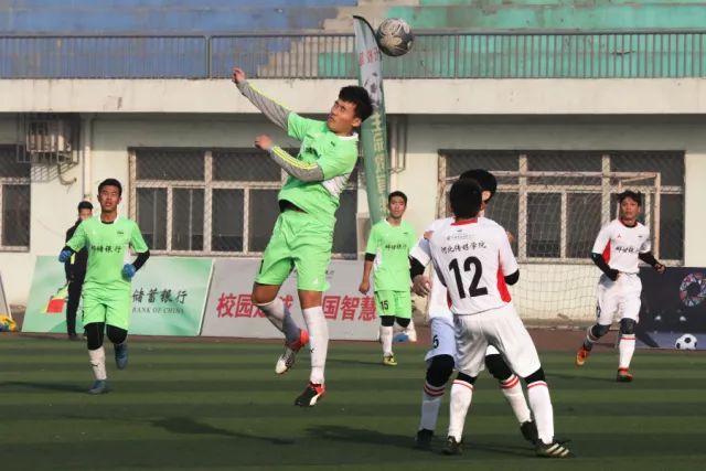 雷霆季前赛首战以116-110不敌鹈鹕，24分领先优势化为乌有